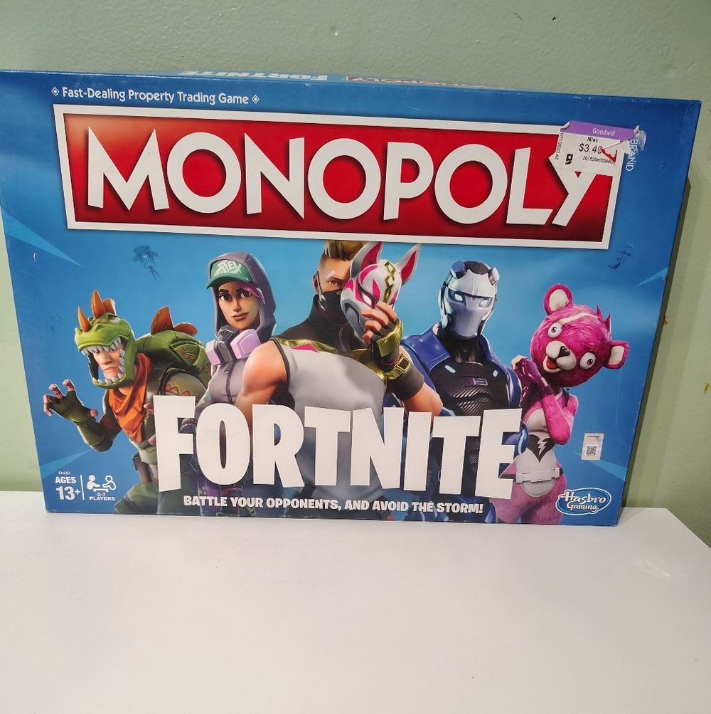 Monopoly Fortnite Themed Board Game Videogame 99% Complete Kids